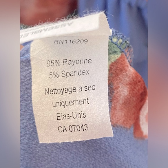 Velvet Torch Los Angeles Maxi floral dress with adjustable straps - Picture 6 of 7